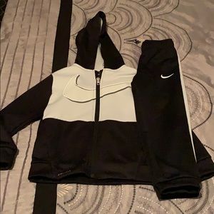 4t matching Nike Dri fit set